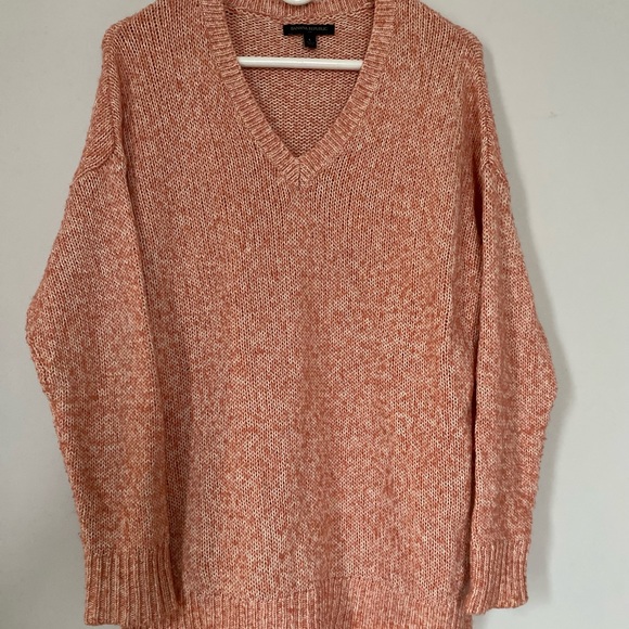 Banana Republic Sweaters - Banana Republic women’s large long sleeve v neck sweater
